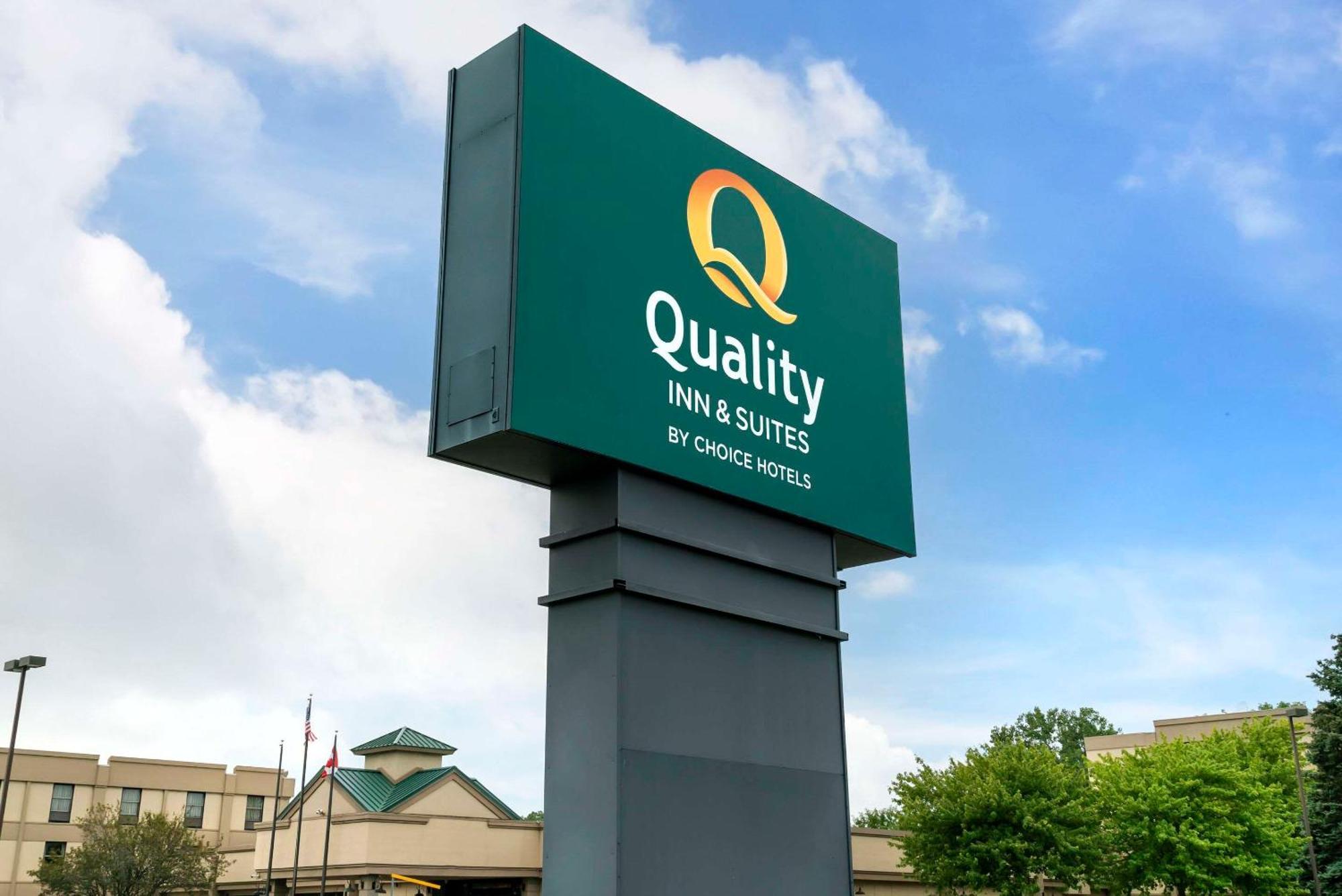 Quality Inn & Suites Monroe Exterior photo